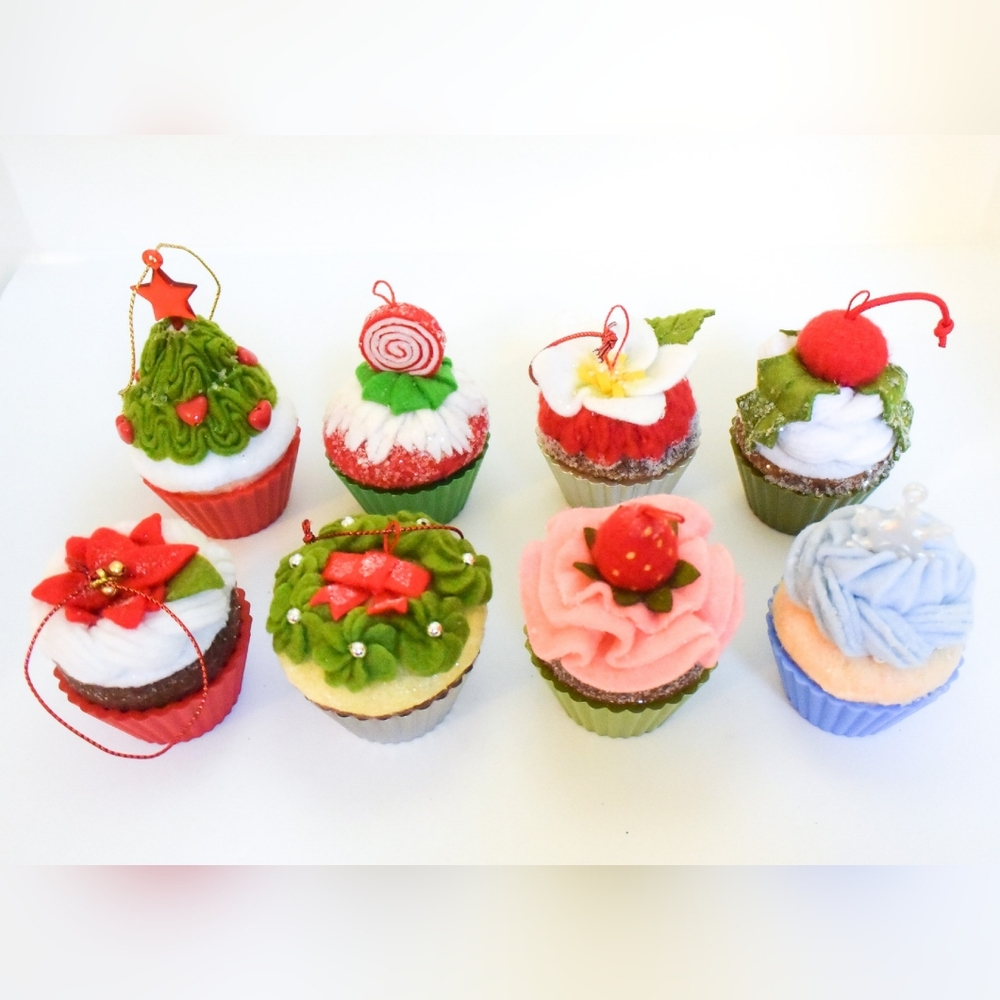 🧁 *Hallmark* 2010-2018 Christmas Cupcakes Series Ornaments.